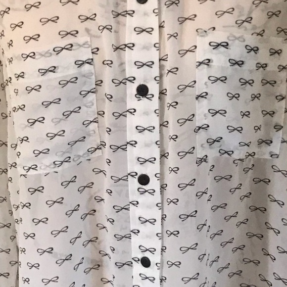 Liz Claiborne Sheer Top with Bows - Picture 5 of 5